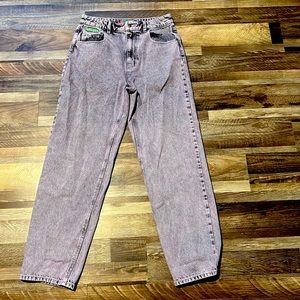 Zumiez emprye lose fit size 10 purple /pink